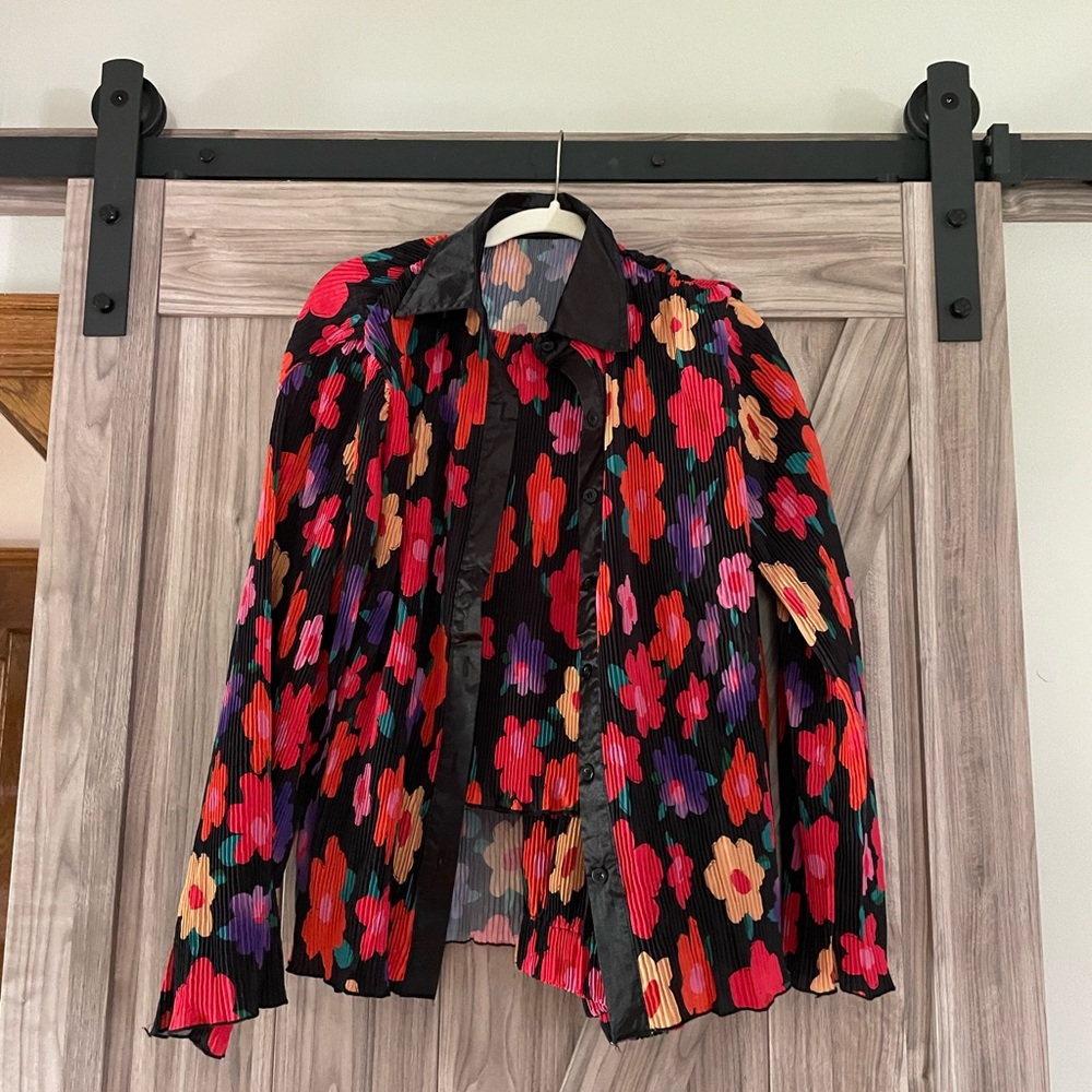NWOT Floral Pleated Blouse & Pant set